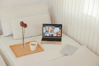 Văn phòng, office, bàn làm việc, bàn, desk, tài liệu, folder, laptop, máy tính - Cup of Couple