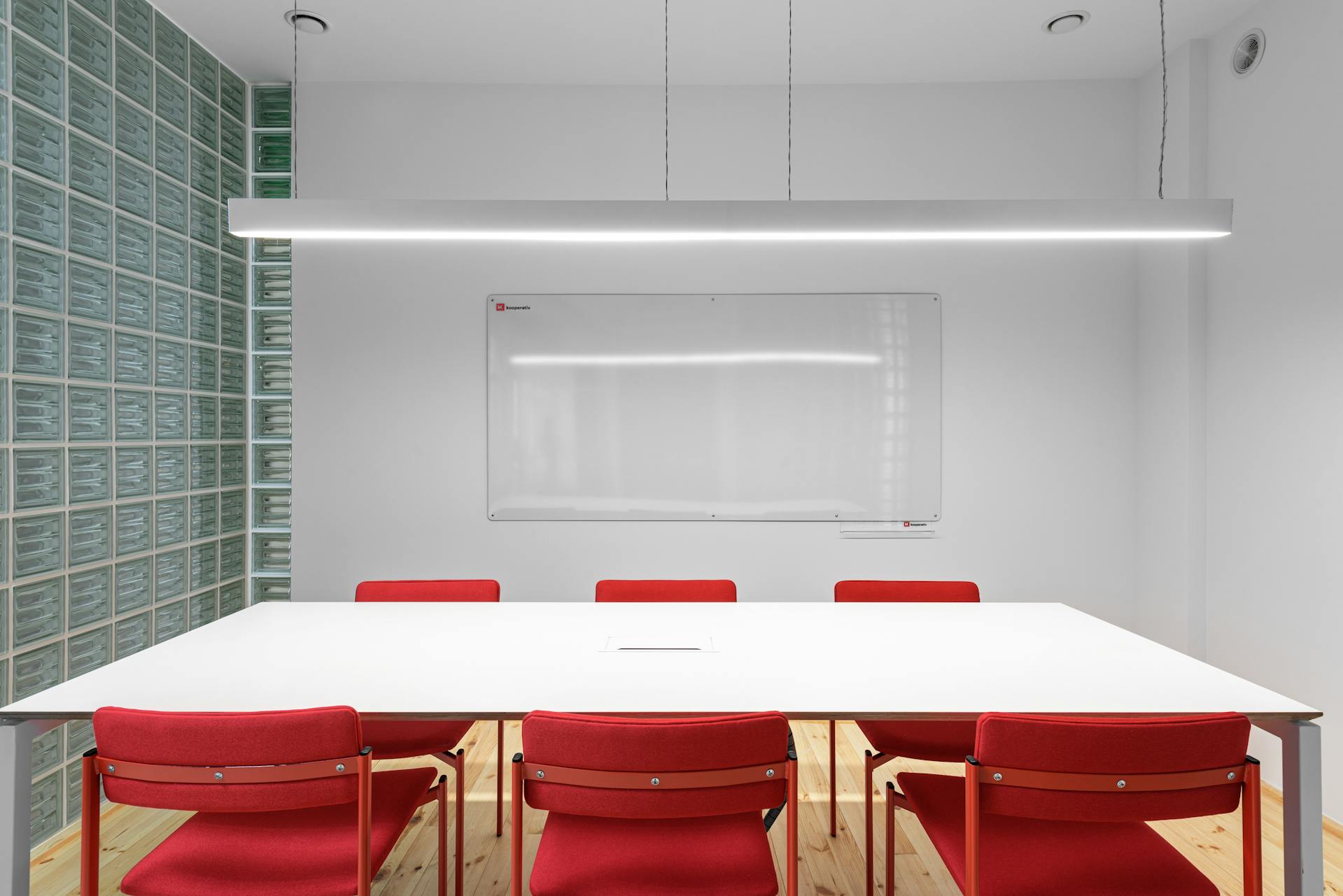 Văn phòng, office, bàn làm việc, bàn, desk, phòng họp, meeting room - Max Vakhtbovycn
