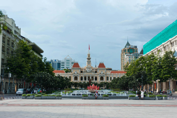 Tòa nhà UBND Thành phố Hồ Chí Minh, Ho Chi Minh City Hall, Quảng trường đi bộ Nguyễn Huệ, Nguyen Hue Walking Street, Hồ Chí Minh, Ho Chi Minh City, Đài phun nước, Fountain, Hoa sen, Lotus - Đức Đỗ