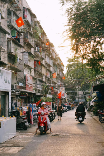 Phố cổ Hà Nội, Hanoi old quarter, Hà Nội, Hanoi, xe máy, motorbikes, người đi bộ, pedestrians - Huynh Duc
