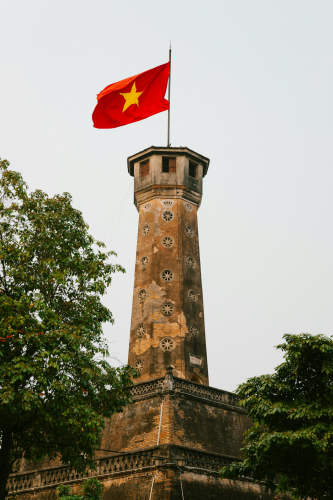 Cột cờ Hà Nội, Hanoi flag tower, cờ Việt Nam, Hà Nội, Hanoi, cây, tree, bầu trời, sky - HONG SON