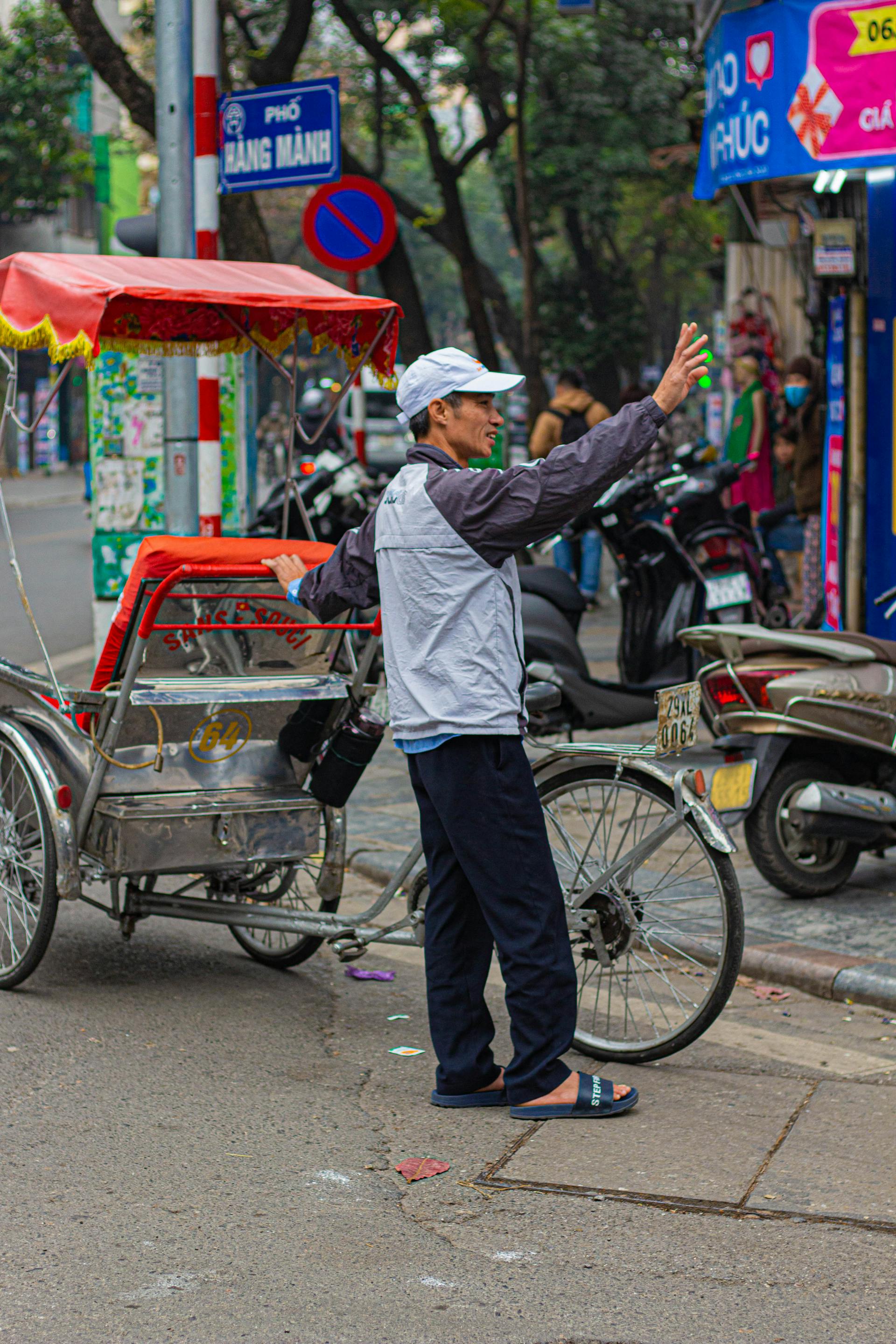 Xích lô, cyclo, Vietnam, Việt Nam, người lái xích lô, cyclo driver - Paresh Patil