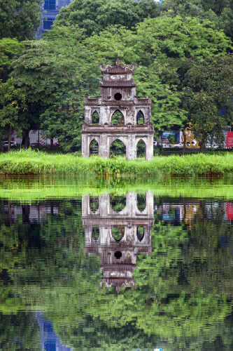 Hồ Gươm, Hoan Kiem lake, Hà Nội, phản chiếu, reflection, mặt nước, water surface - Thể Phạm