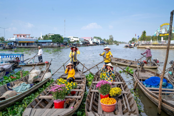 Thuyền hoa, flower boat, Việt Nam, Vietnam, nón lá, conical hat, chợ nổi, floating market, sông, river, người chèo thuyền, boatman - Quang Nguyen Vinh 1