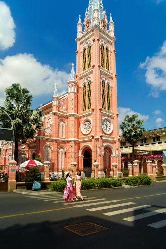 Nhà thờ Tân Định, Tan Dinh Church, Hồ Chí Minh, Ho Chi Minh City, Áo dài, Người phụ nữ Việt Nam, Viet Nam Woman, Phố xá, Street - Thien Le Duy