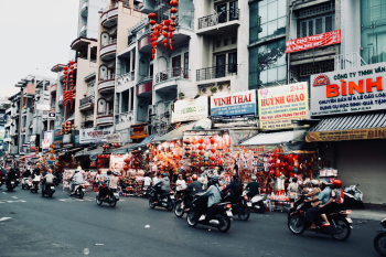 Xe máy, motorbikes, đèn lồng, lantern, Việt Nam, Vietnam - Tuan Vy