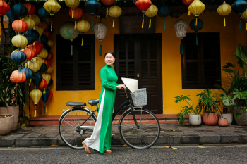 Xe đạp, bicycle, Việt Nam, Vietnam, áo dài, ao dai, nón lá, conical hat, đèn lồng, lantern - Võ Văn Tiến