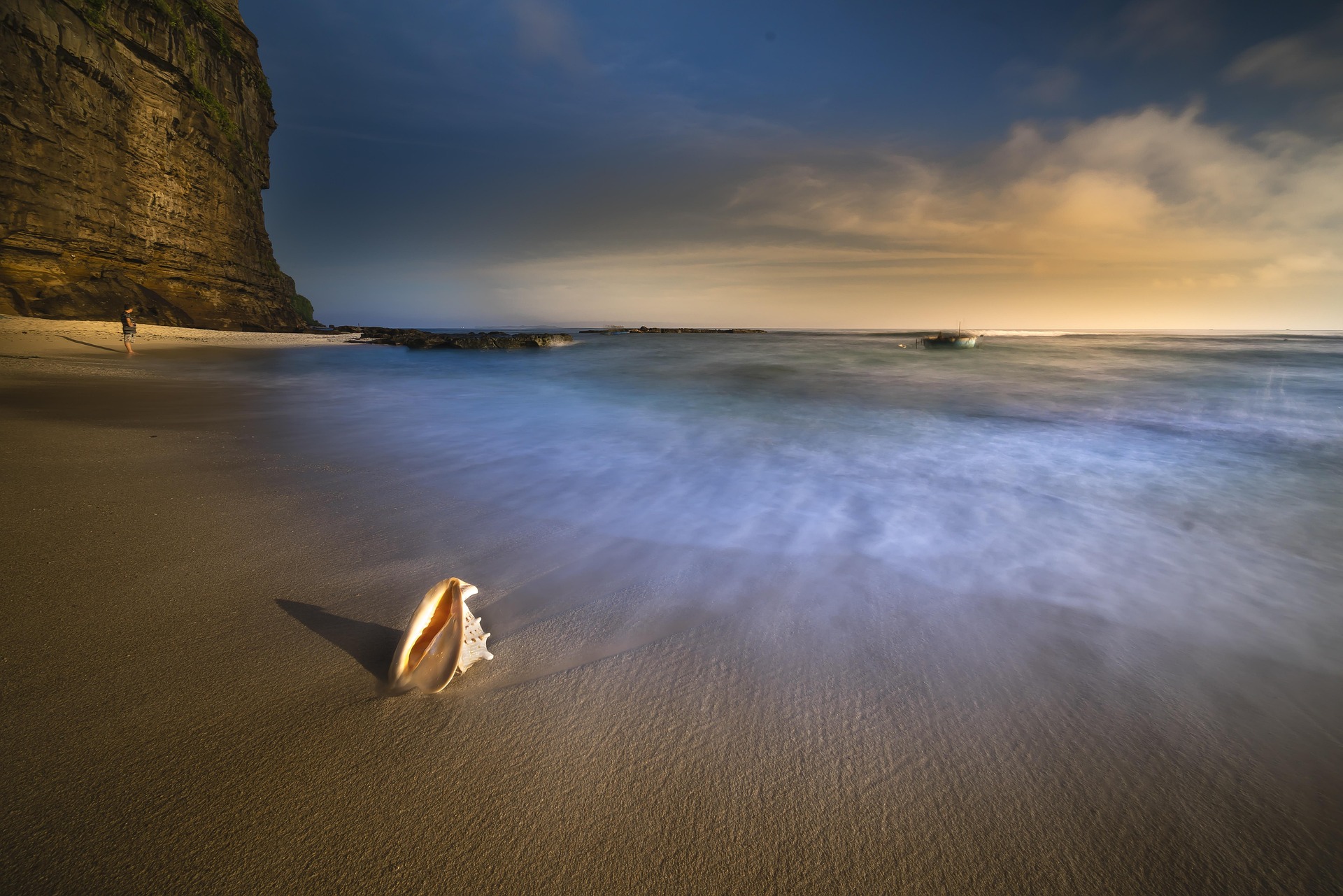 Vỏ ốc, seashell, bãi biển, beach, cát vàng, yellow sand, sóng biển, sea wave - Quangpraha 2