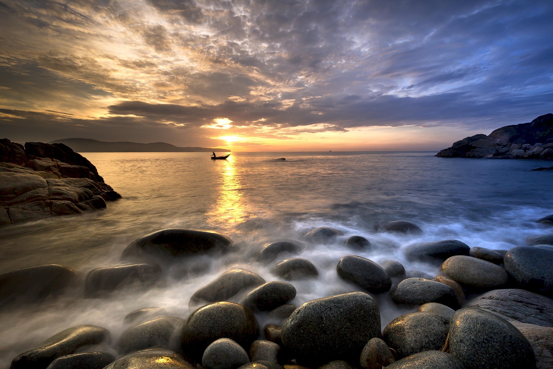 Bãi đá ven biển, coastal rock, hoàng hôn, sunset, biển, sea, mây trời, sky- Quangpraha 1