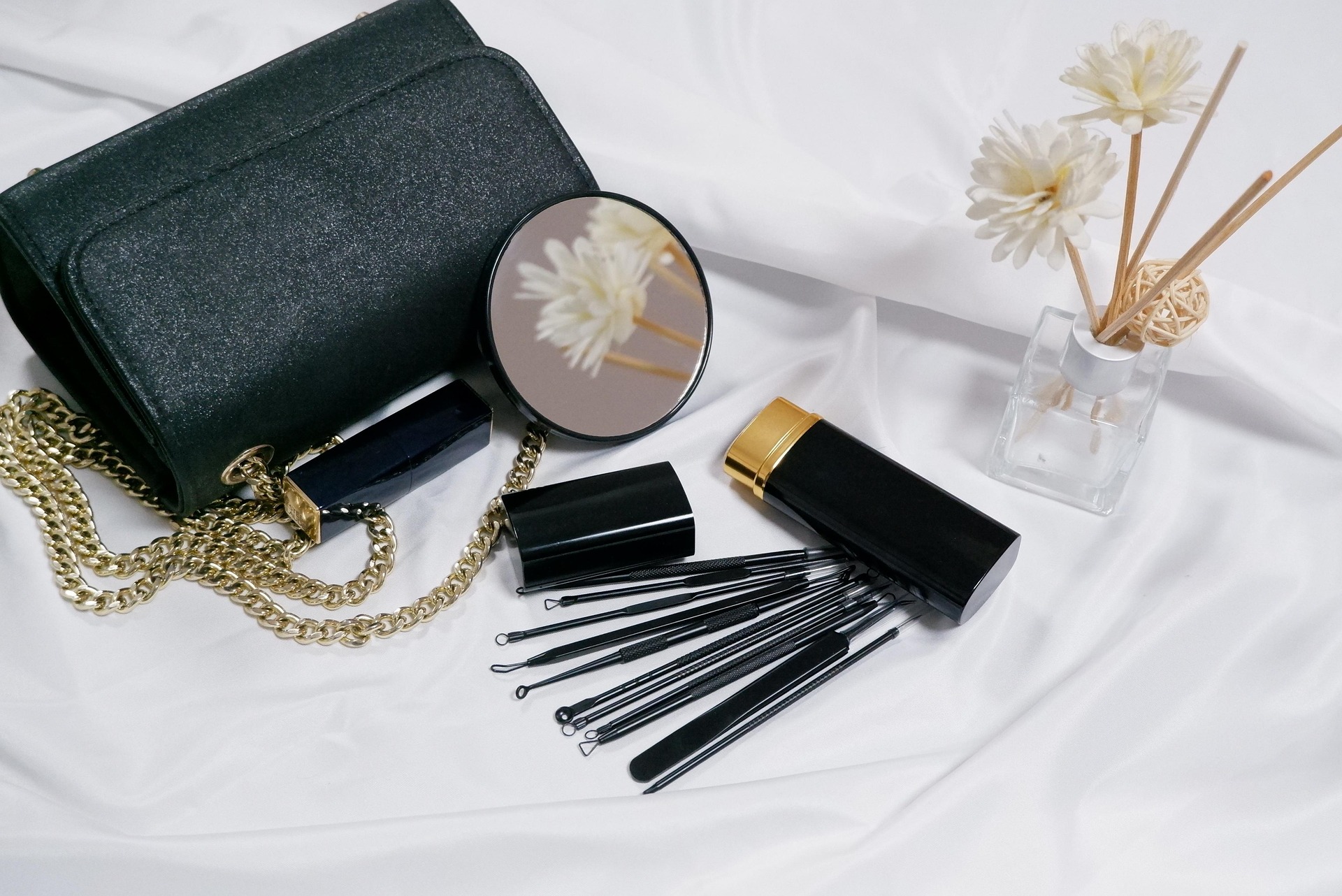 Ví cầm tay, handbag, clutch, gương mini, mirror, compact, son môi,lipstick,cosmetic, đồ trang điểm -  Ada-Qiao