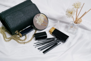 Ví cầm tay, handbag, clutch, gương mini, mirror, compact, son môi,lipstick,cosmetic, đồ trang điểm -  Ada-Qiao