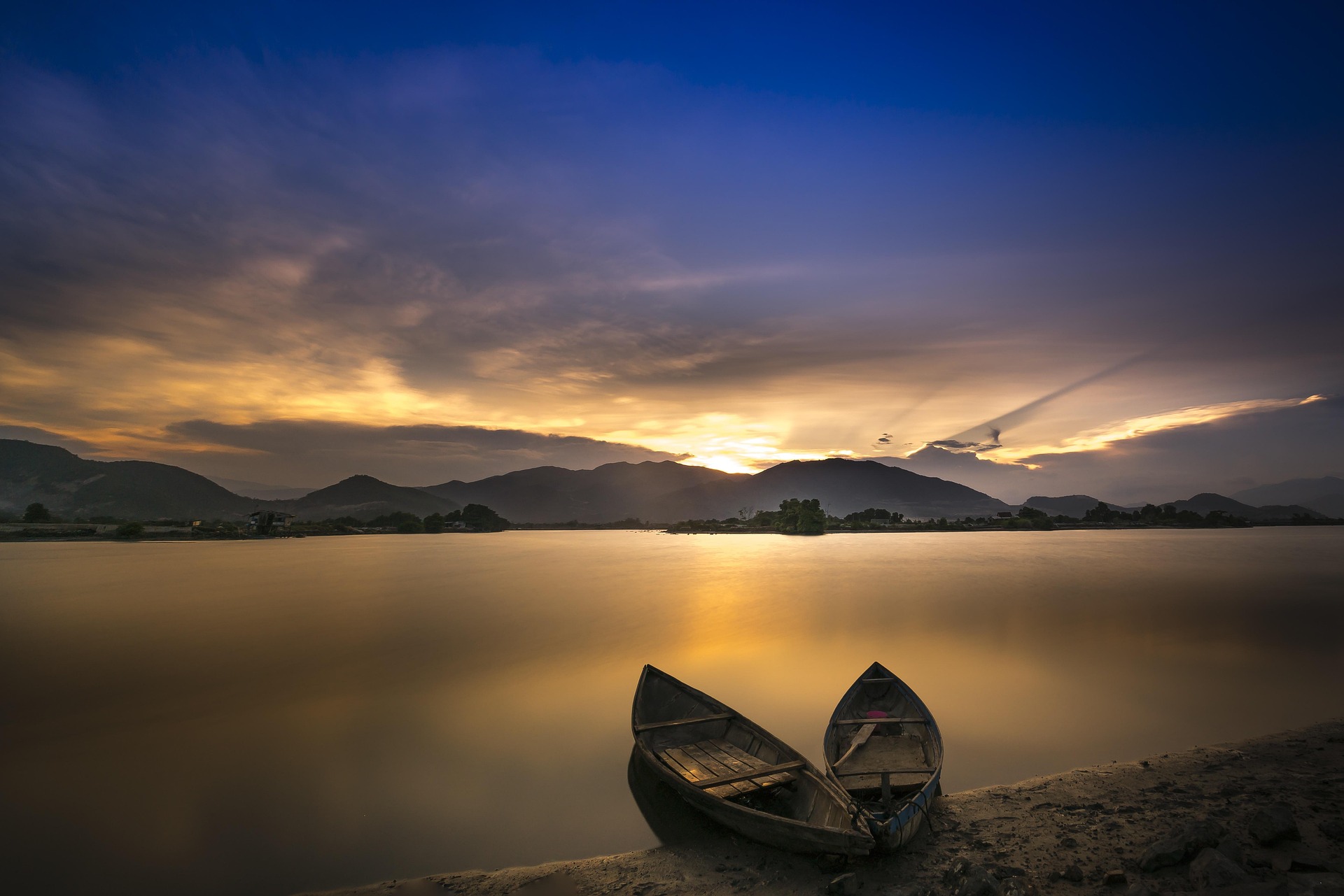 Thuyền gỗ, wooden boat, bình minh, sunrise, mặt nước, water surface, phong cảnh, landscape- Quangpraha 4