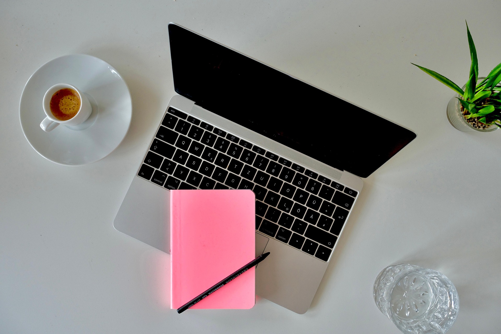 Máy tính, macbook, laptop, computer-lukgehr