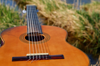 Guitar, đàn guitar, đàn ghi ta, nhạc cụ, instrument, âm nhạc, music, giải trí, entertainment - Couleur