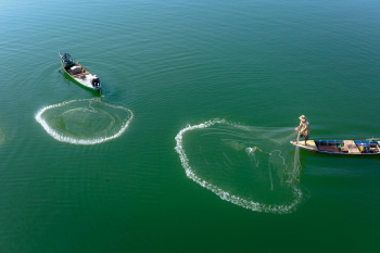 Biển, sea, đánh bắt thủ công, traditional fishing, lưới cào, fishing net, lao động biển, coastal labor, - Quangpraha