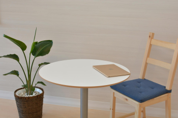 Văn phòng, office, bàn làm việc, phòng làm việc, bàn, desk, tài liệu, folder, laptop, máy tính 1