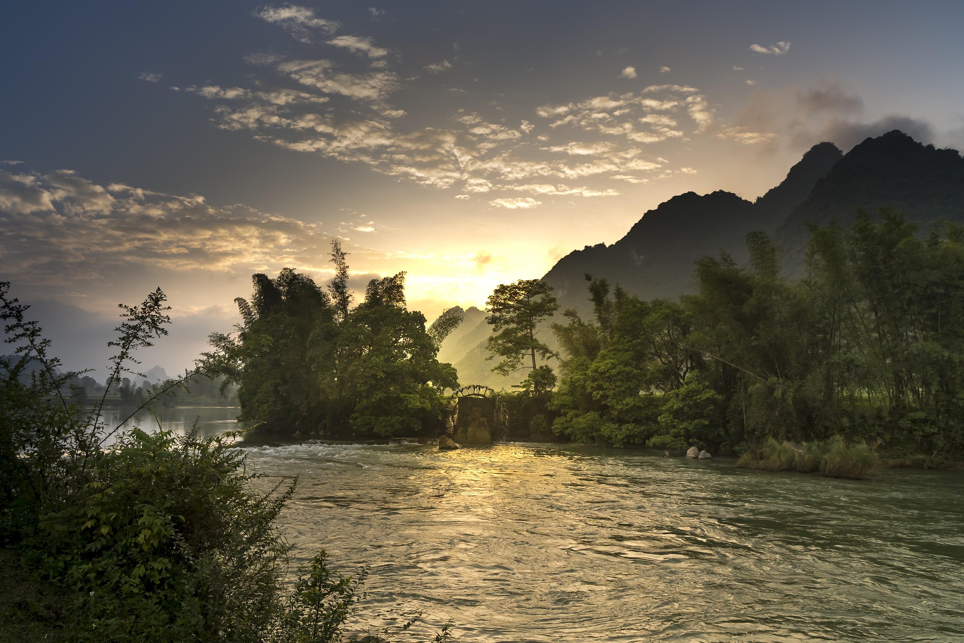 Hồ nước, lake, hoàng hôn, sunset, rừng thông, pine forest- Quangpraha 4