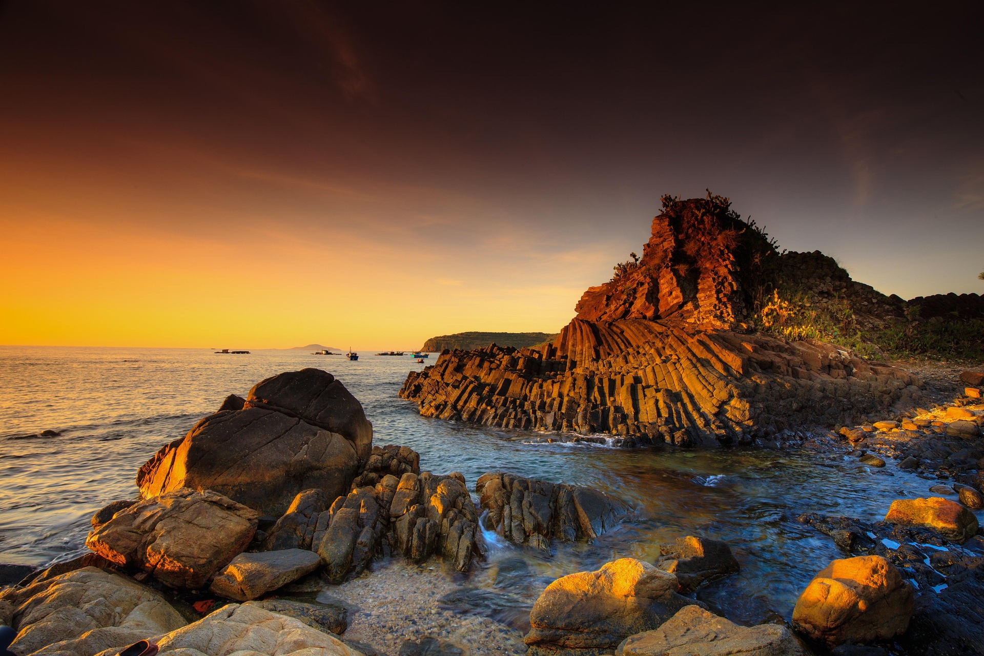 Bãi đá ven biển, coastal rock, hoàng hôn, sunset, biển, sea, mây trời, sky- Quangpraha 3