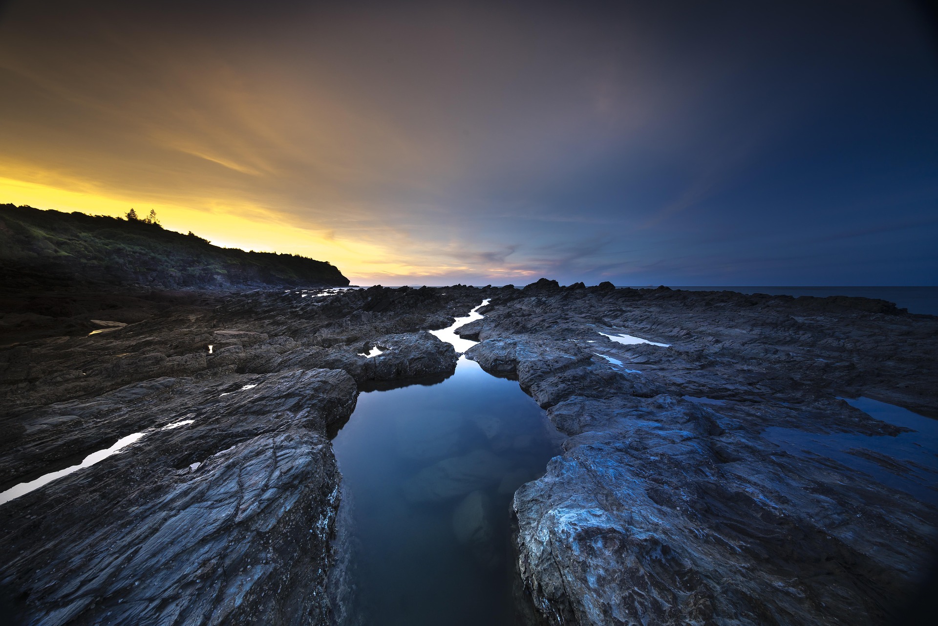 Bãi đá ven biển, coastal rock, hoàng hôn, sunset, biển, sea, mây trời, sky- Quangpraha 10