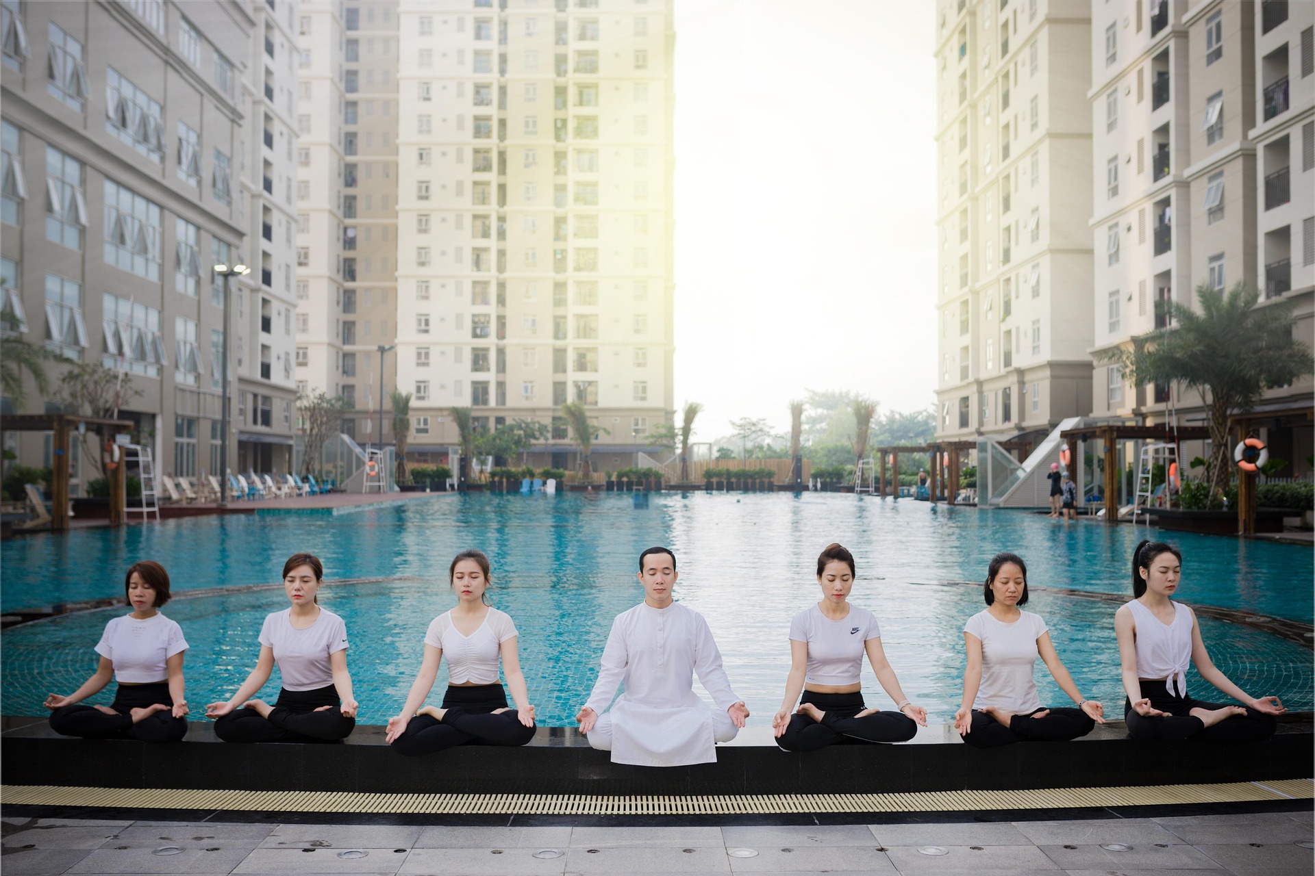 Yoga, thiền, lake, hồ bơi, group nhóm, fitness, thể hình, outdoor,ngoài trời - YogiVinh 1