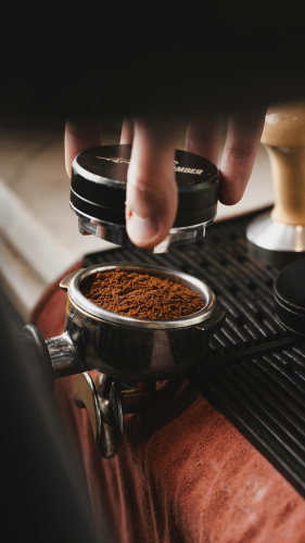 Cà phê espresso, espresso coffee, coffee machine, máy pha cà phê, barista, pha chế - DS stories 1