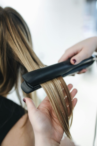 Ép tóc, hair straightening, hair salon, chairstylist, thợ làm tóc  - Polina Tankilevitch