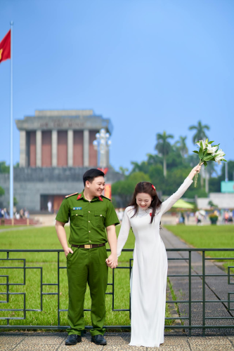 Bộ đội, soldier, áo  dài, phụ nữ, salute, chào cờ, couple, cặp đôi, Việt Nam - Toàn Văn 1