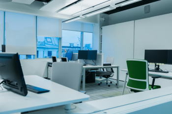 Văn phòng, office, bàn làm việc, phòng làm việc, bàn, desk, tài liệu, folder, laptop, máy tính - cottonbro studio