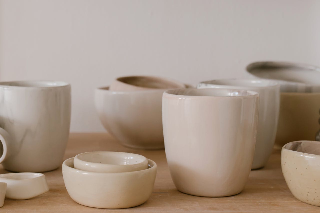 Cốc gốm, ceramic cup, ly, table, bàn, kitchen, bếp - cottonbro studio
