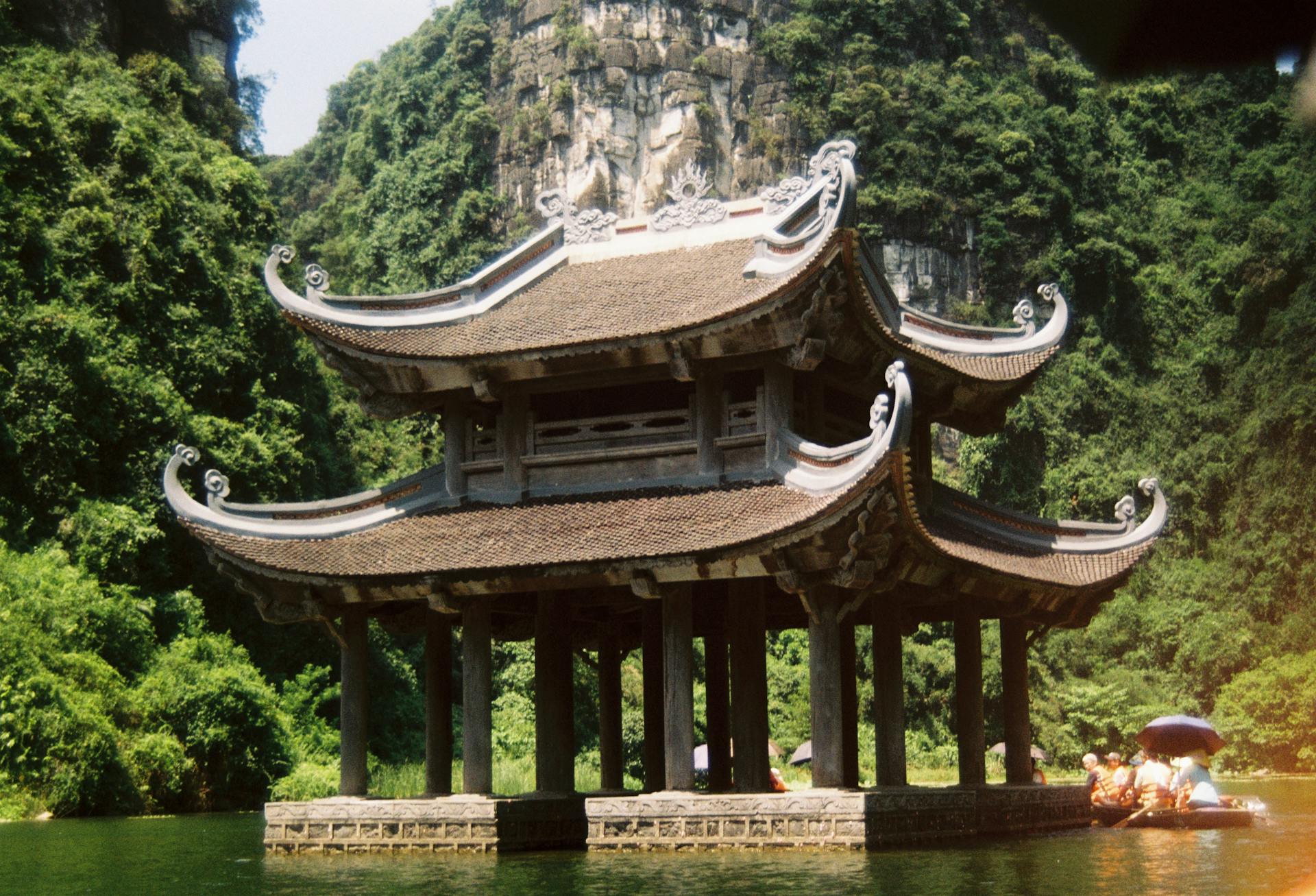 Tràng An, Trang An, Ninh Bình, du lịch, travel, thiên nhiên, nature, núi đá, rock mountain, sông, river - Dũng Nguyễn Mạnh