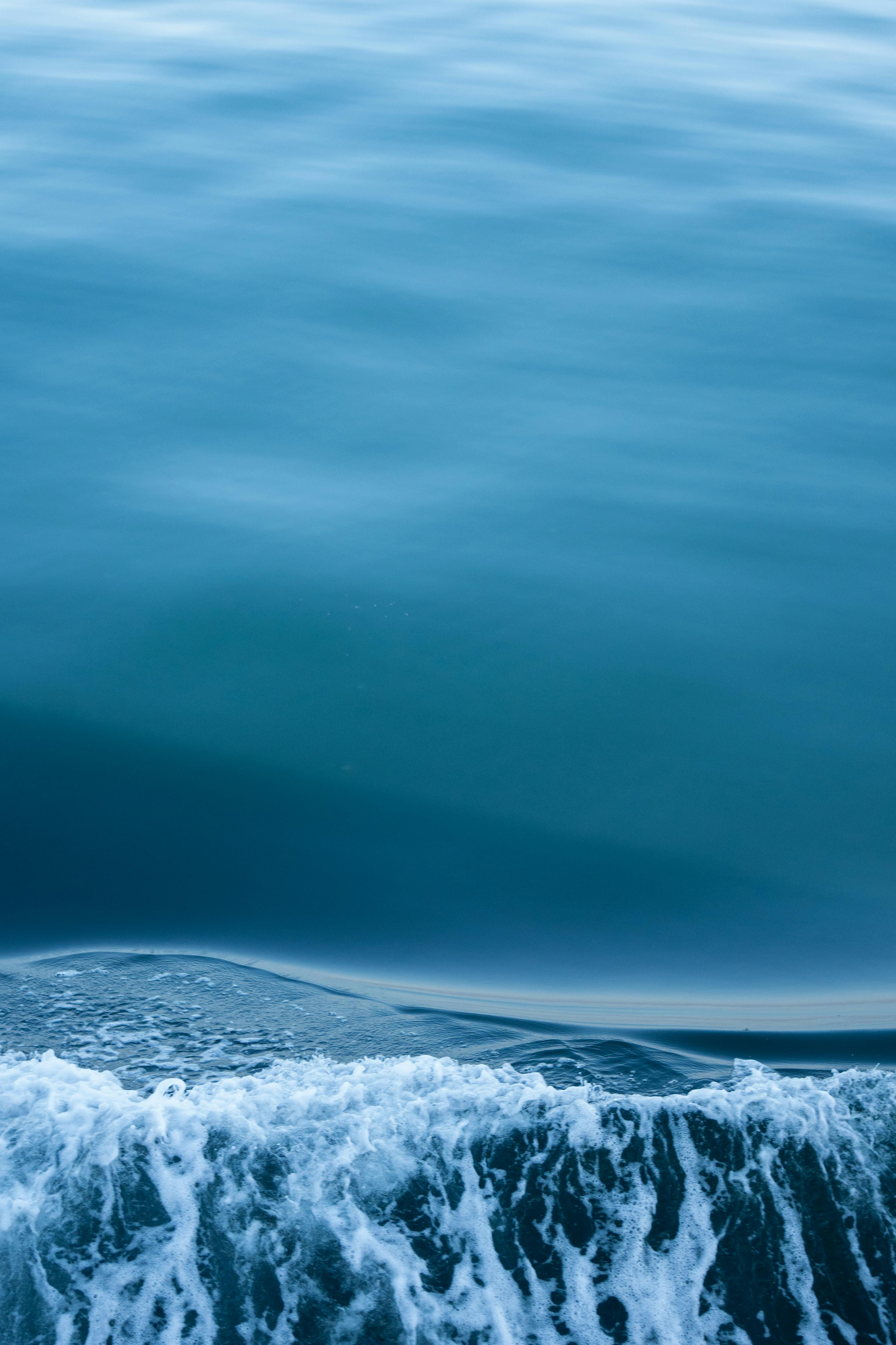 Ocean wave, sóng biển xanh, sea surface, mặt nước biển, deep blue, xanh thẳm, water texture, chuyển động- Gül Işık
