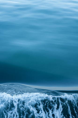 Ocean wave, sóng biển xanh, sea surface, mặt nước biển, deep blue, xanh thẳm, water texture, chuyển động- Gül Işık