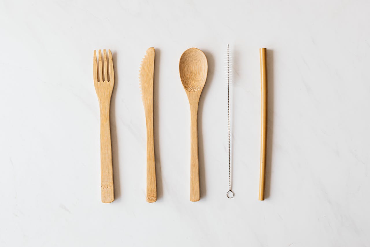 Spoon muỗng gỗ, dao gỗ, nĩa gỗ, ống hút, wooden knife, wooden fork, straw, dụng cụ bếp, kitchen - Georgie Devlin