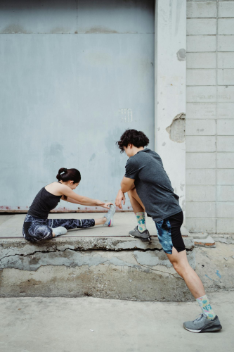 Thể dục, giãn cơ, stretching, gworkout, tập luyện, warmup, khởi động, exercise, bài tập, couple, cặp đôi, fitness, sức khỏe -  Ketut Subiyanto 7