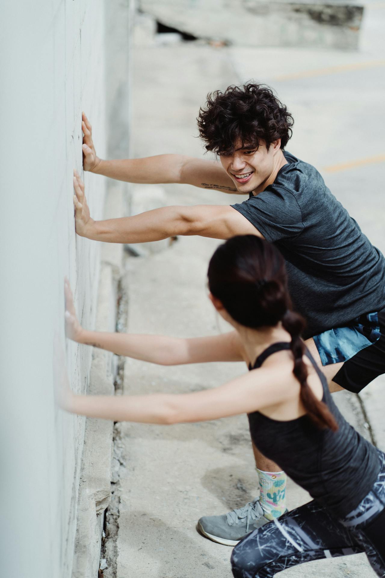 Thể dục, giãn cơ, stretching, gworkout, tập luyện, warmup, khởi động, exercise, bài tập, couple, cặp đôi, fitness, sức khỏe -  Ketut Subiyanto 12