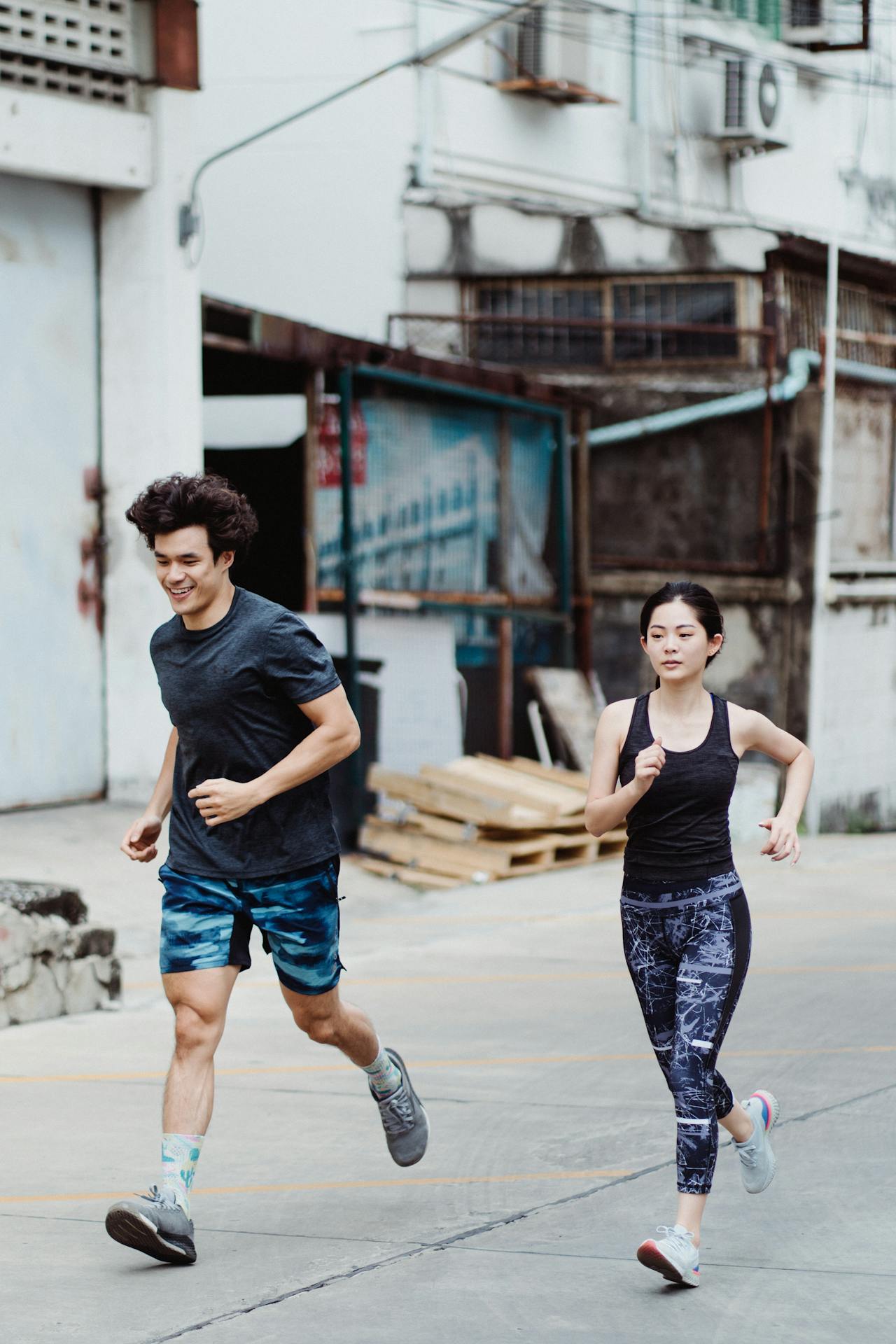 Thể dục, giãn cơ, stretching, gworkout, tập luyện, warmup, khởi động, exercise, bài tập, couple, cặp đôi, fitness, sức khỏe -  Ketut Subiyanto 18