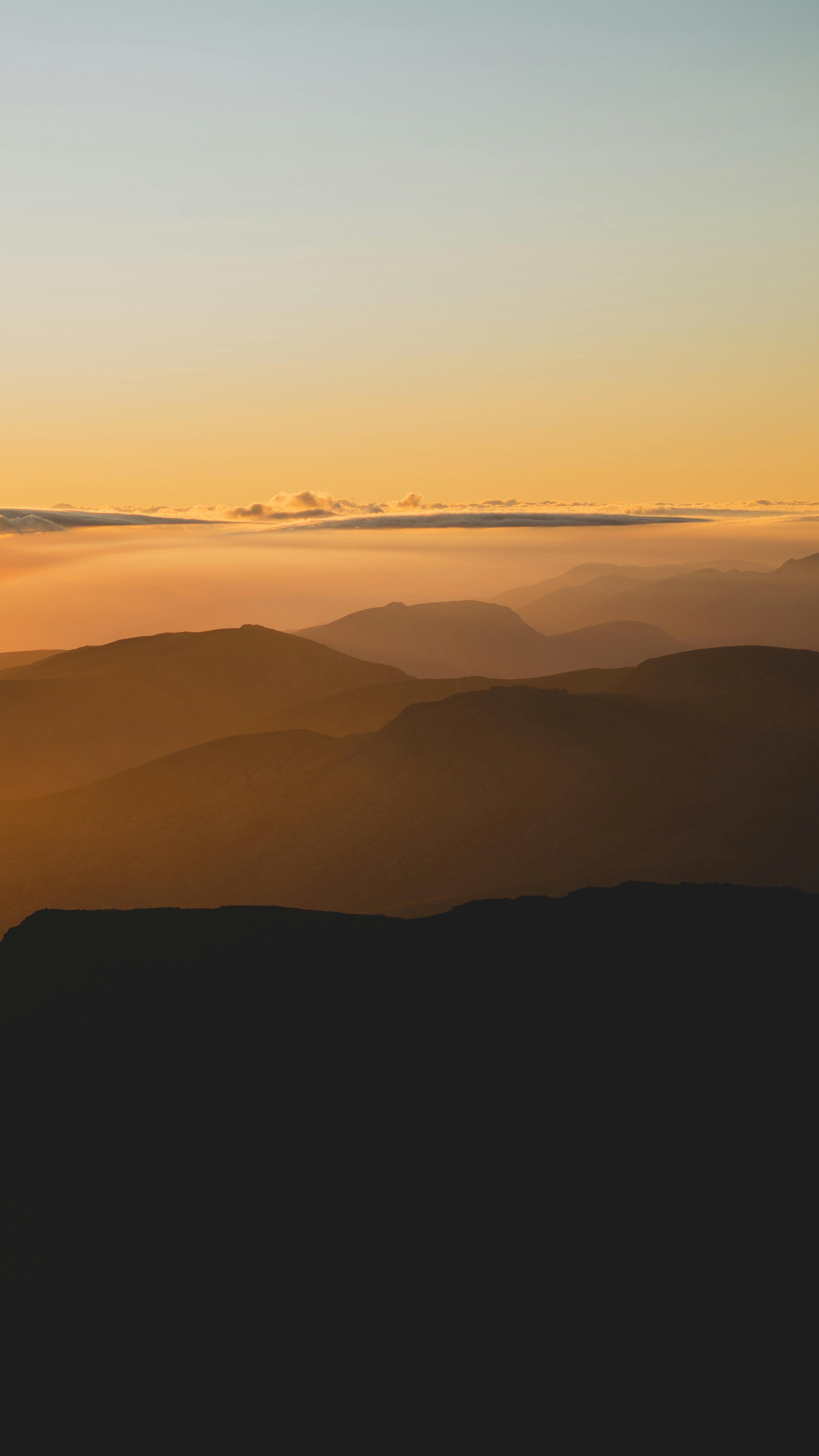 Sunset mountain, hoàng hôn, núi, layered hills, đồi chồng lớp, gradient, chuyển màu - MEUM MARE