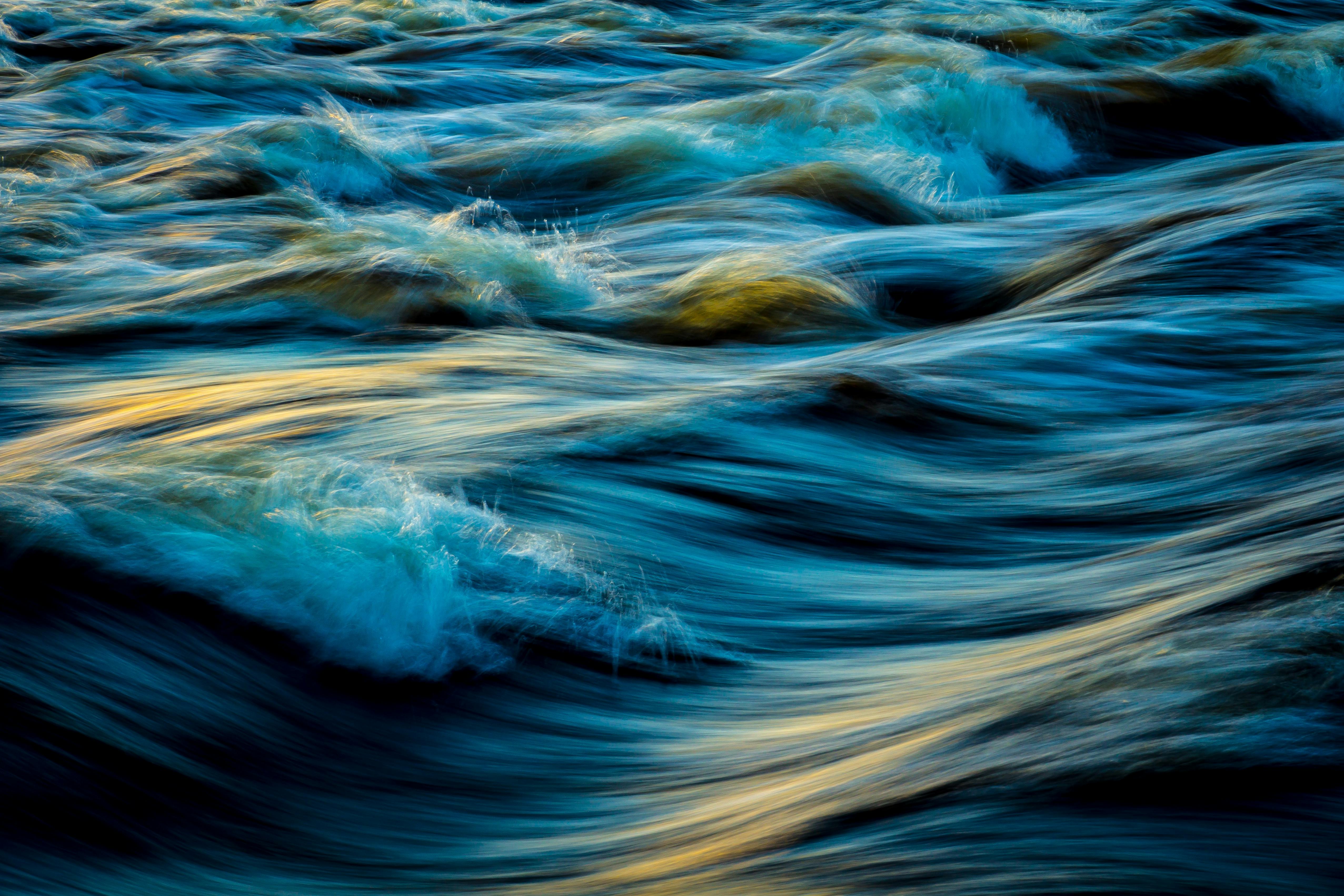 Ocean wave, sóng biển xanh, sea surface, mặt nước biển, deep blue, xanh thẳm, water texture, chuyển động- Pixabay