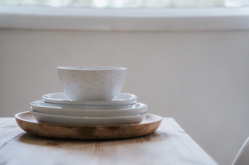 Bát sứ, ceramic bowl, dĩa, plate, wooden, tray khay gỗ, kitchen, dụng cụ bếp- PNW Production