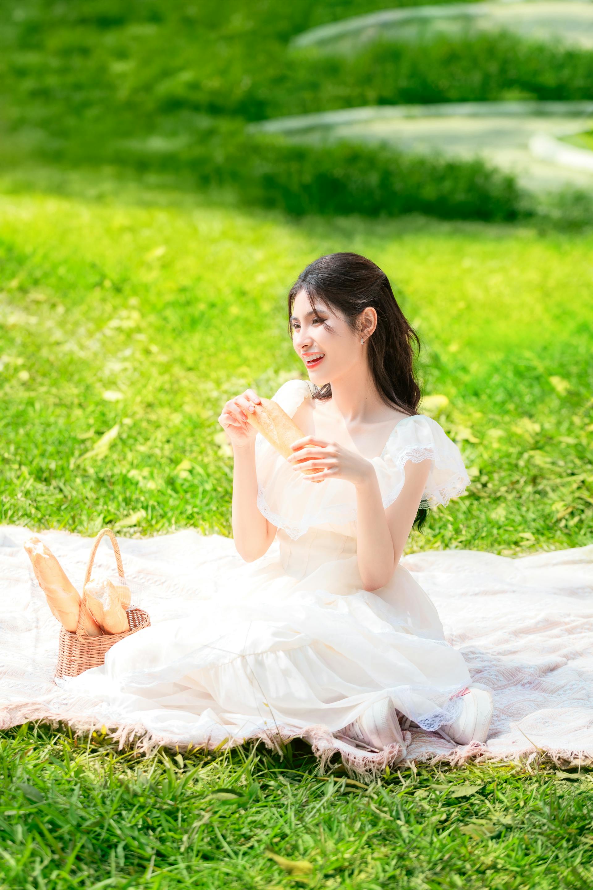 Con gái, sinh viên, Việt Nam, cô gái, girl, công viên, park, picnic - Sơn Ngọc