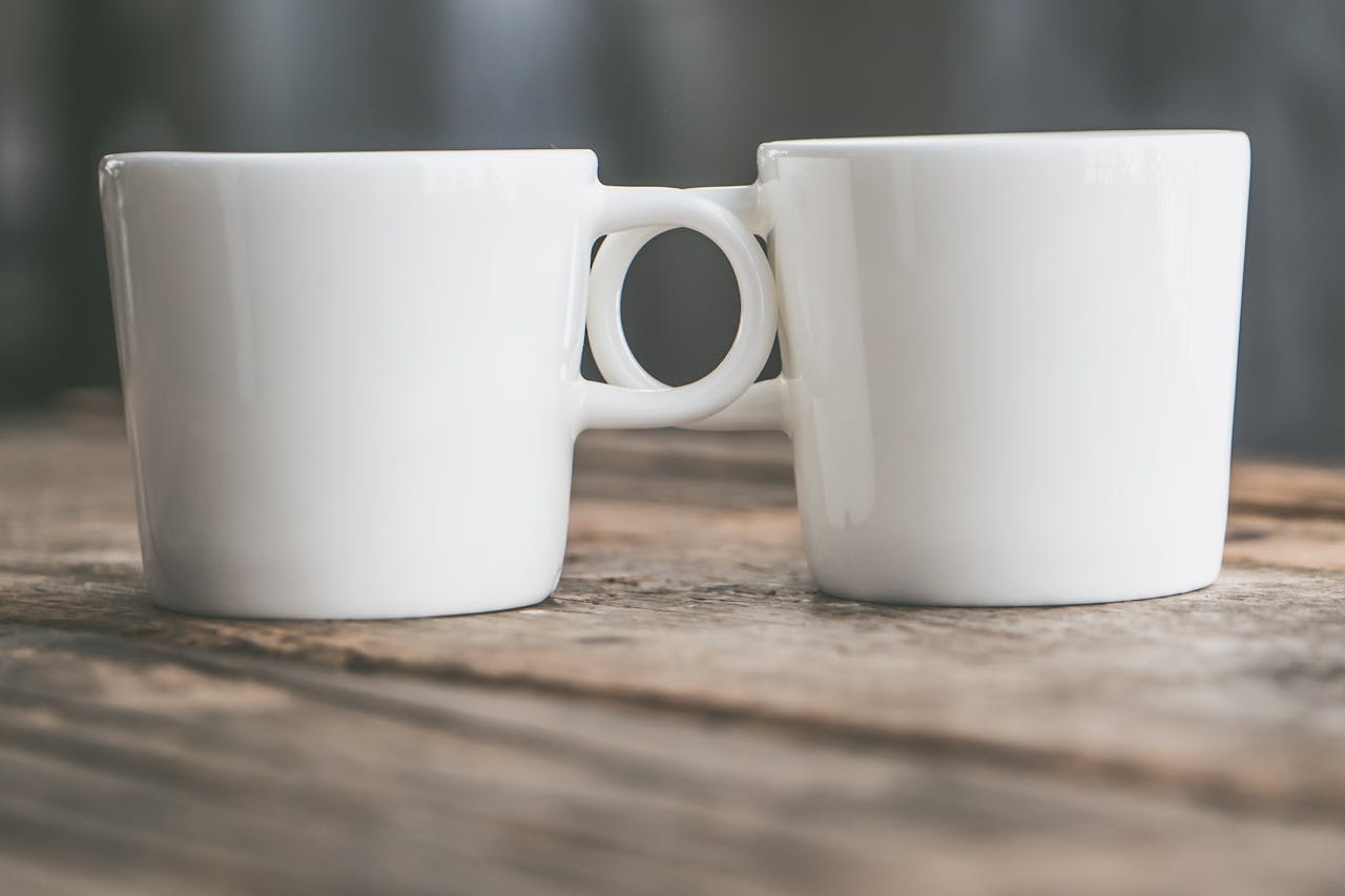 Cốc sứ, ceramic mug, hai ly, white, trắng, minimalism, tối giản - Jessica Lewis