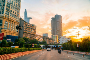 Thành phố Hồ Chí Minh, Ho Chi Minh city, xe buýt, bus, xe máy, motorbike, thành thị, urban, bình minh, sunrise -Vietnam Tri Duong Photographer
