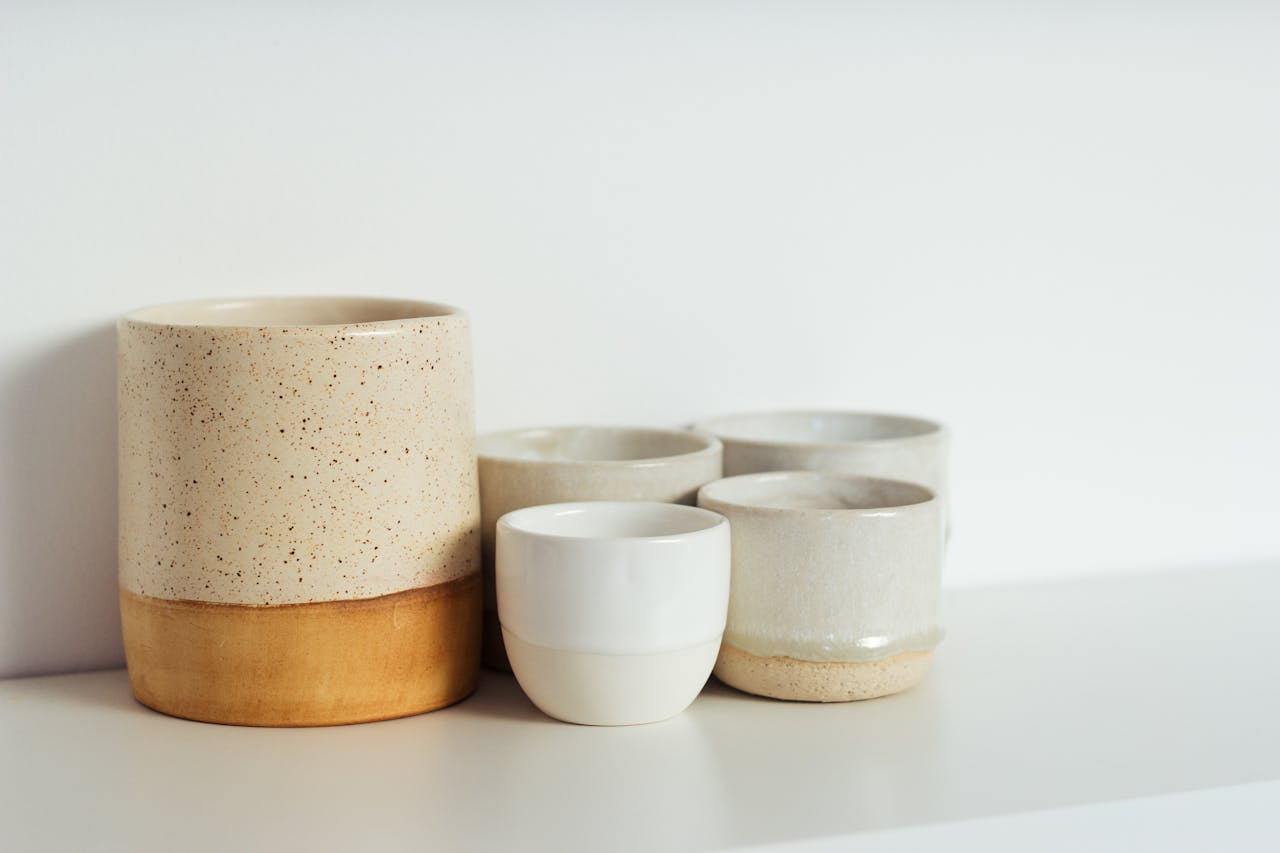 Cốc gốm, ceramic cup, ly, table, bàn, kitchen, bếp - Vladimir Gladkov