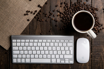 Văn phòng, office, bàn làm việc, phòng làm việc, bàn, desk, tài liệu, folder, laptop, máy tính - Toni Cuenca