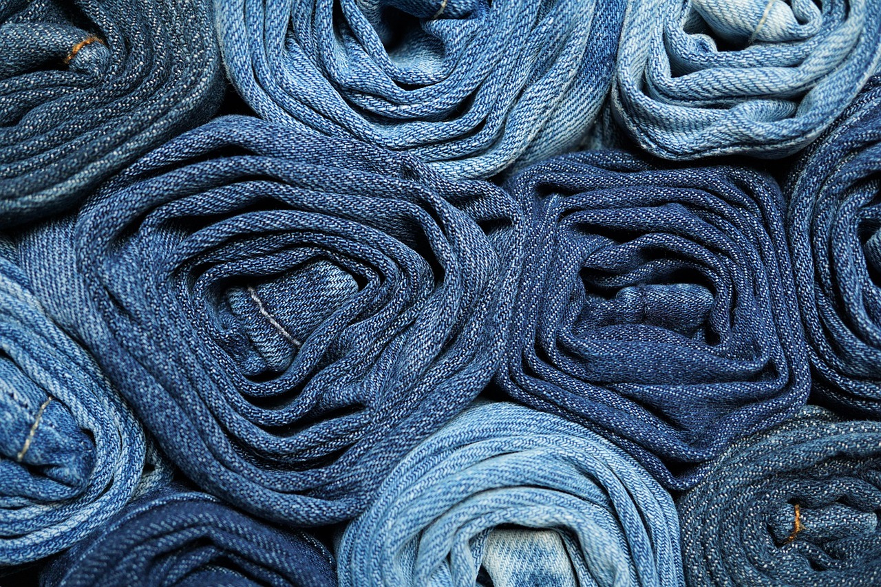Jeans, quần jean, denim, vải bò, folded, cuộn tròn, blue, xanh dương, fashion, thời trang - Kranich17