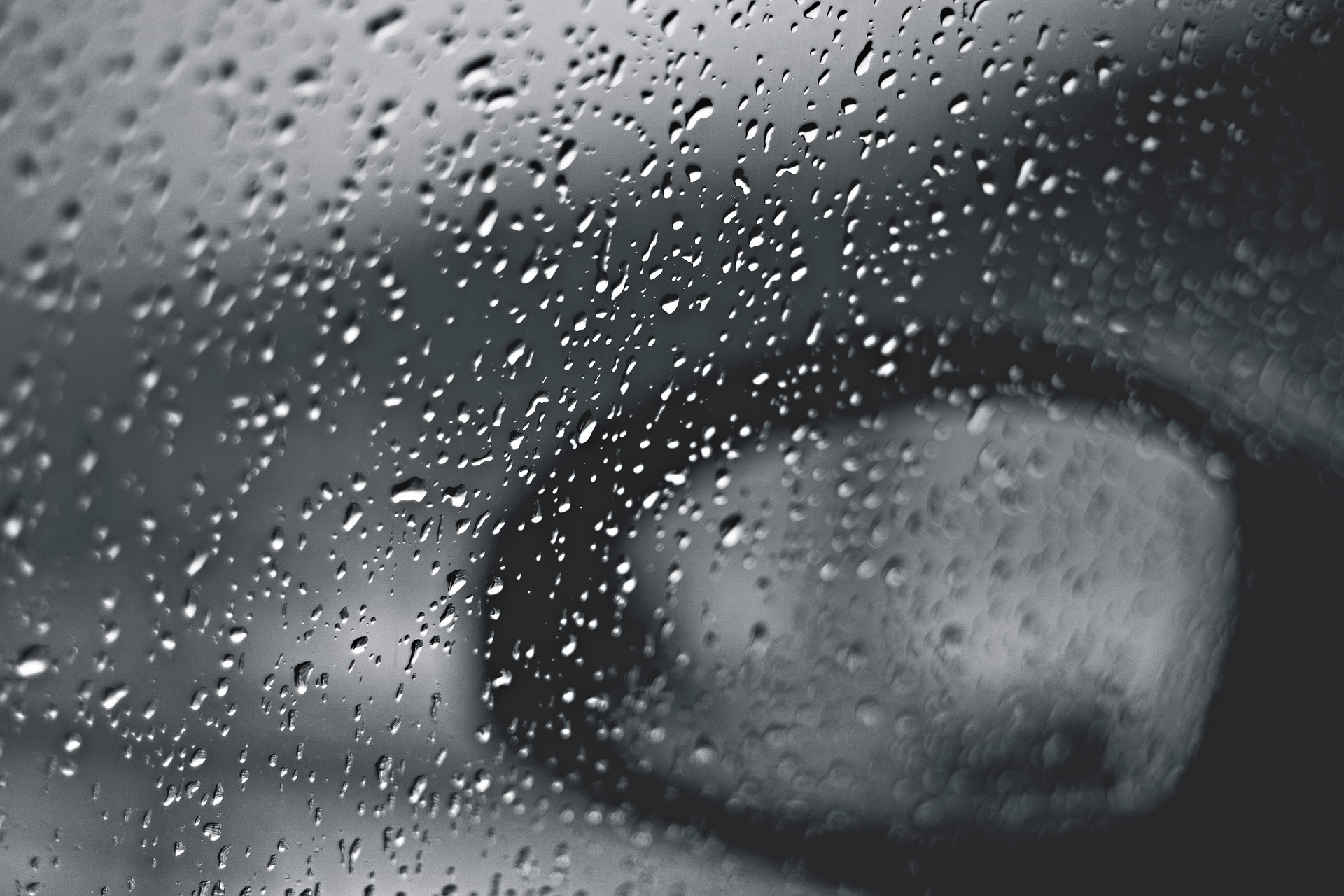 Nước mưa, rain, giọt nước, kính xe, car glass, dark, mờ ảo - Pexels