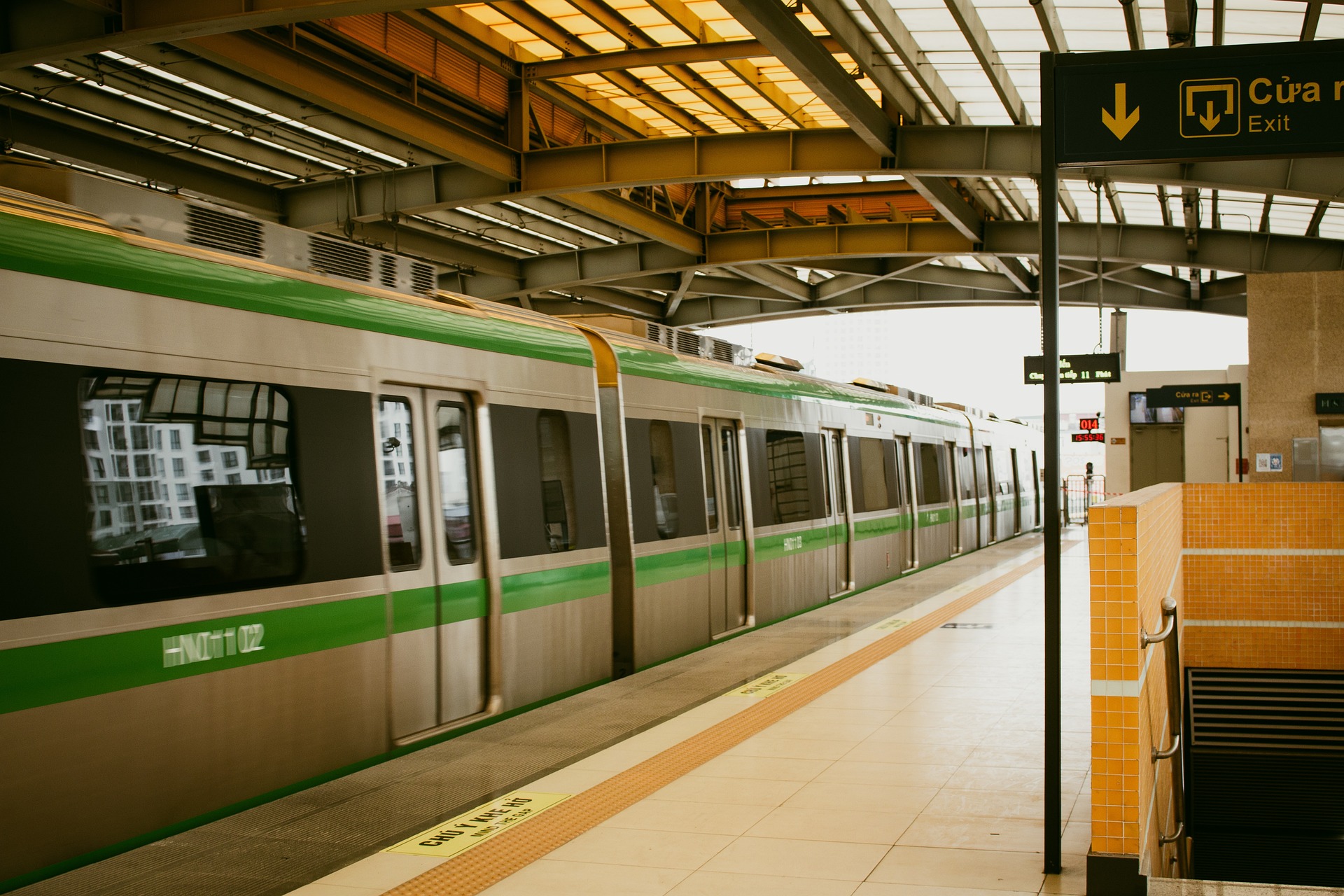 Ga tàu, tàu điện, train station, tram -lehuudat