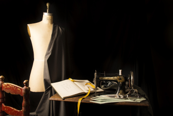 Tailor, thợ may, vintage, cổ điển, sewing, may vá, mannequin, ma nơ canh, fashion, thời trang- nebulosagrafica