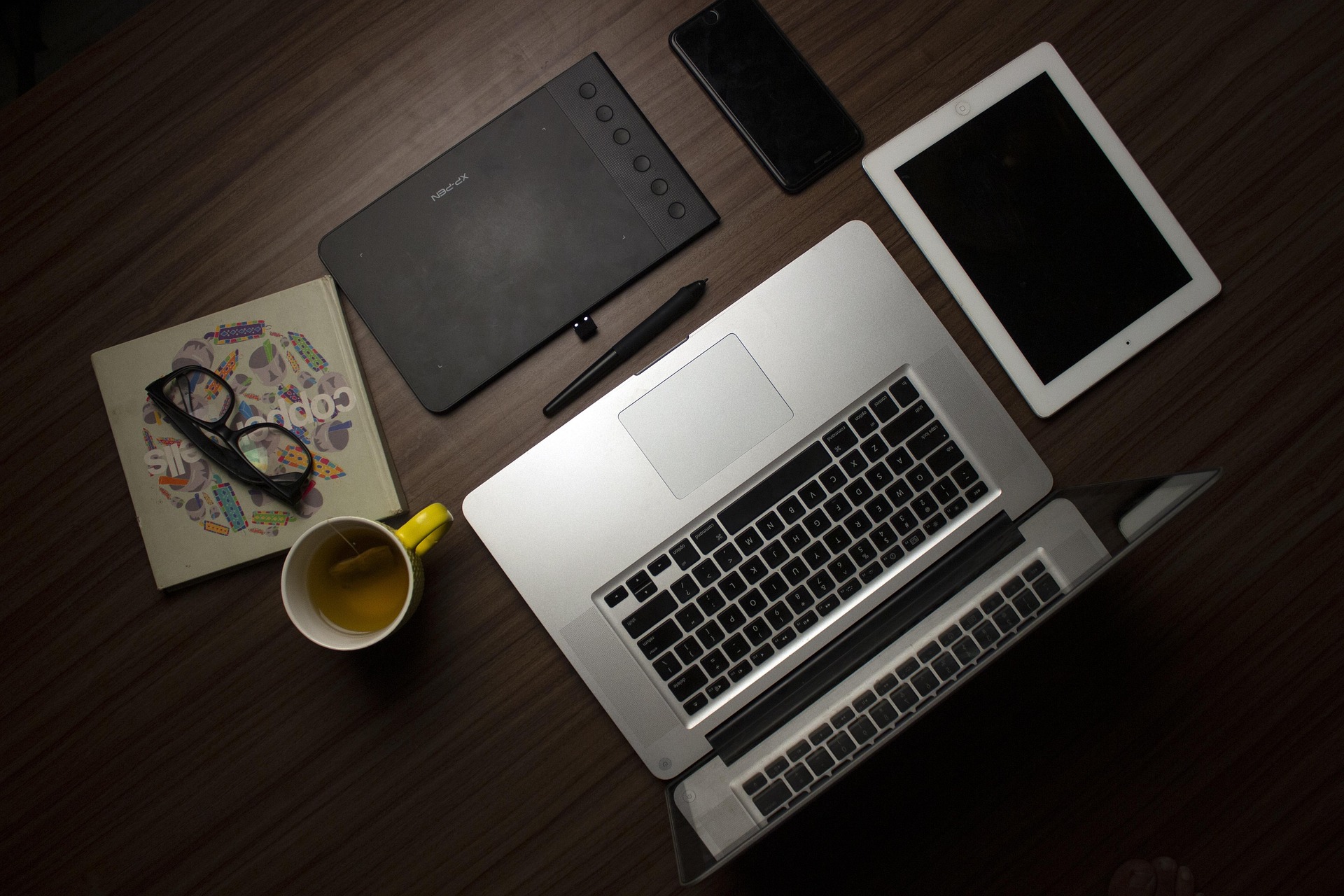 Ipad, laptop, máy tính, điện tử, cộng nghệ, technology - TRDStudios