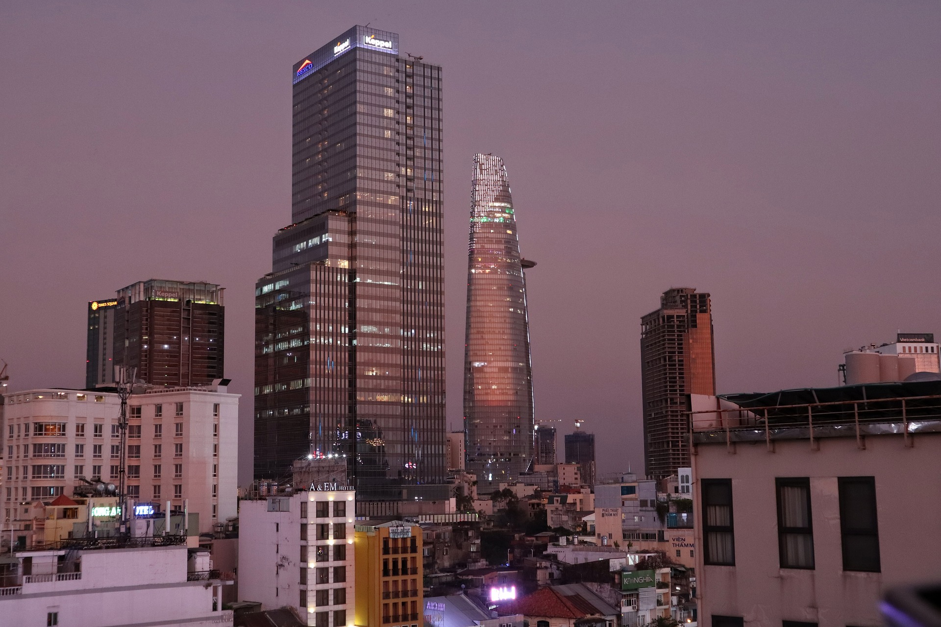 Tòa nhà, building, quốc kỳ, Việt Nam, thành phố, city, Hồ Chí Minh, đường phố,  street- Tho-Ge